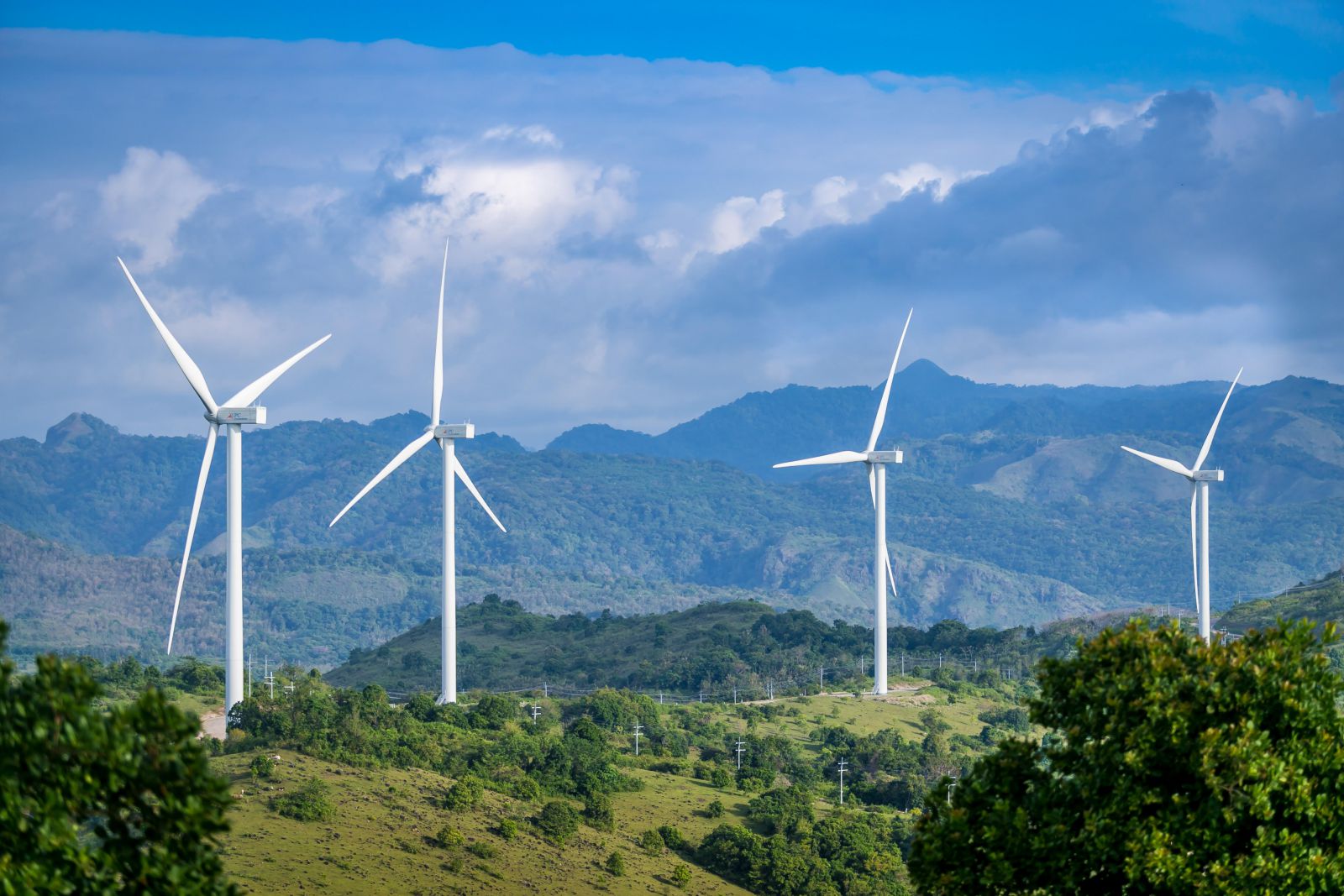 photo, wind turbines on a hill, PT Sidrap UPC, wind farm, OPIC, Overseas Private Investment Corporation, Sulawesi, Indonesia, Sumitomo Mitsui Banking Corporation, electricity, clean power, infrastructure